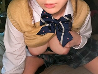 【制服ビッチの誘惑】Eカップ爆乳娘がハイソで足コキ！ノリノリ騎乗位で腰振りまくり、デカパイ揺らしてチンコを激しく責めまくる！