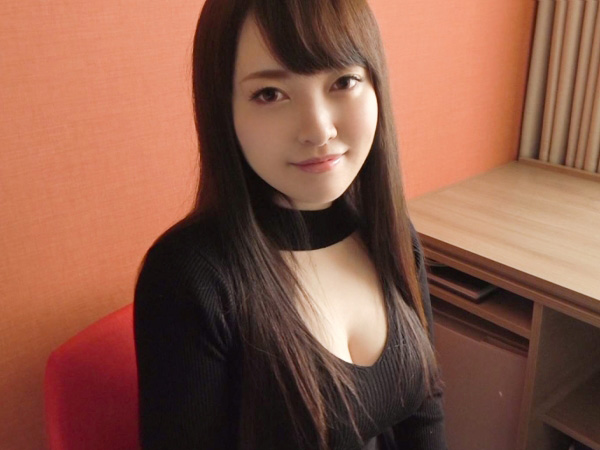 【淫乱爆乳美女】23歳才媛の性欲強めエッチ！Hカップの谷間にち○ぽを挟んだり舐めたり！爆乳に期待ですっ♡