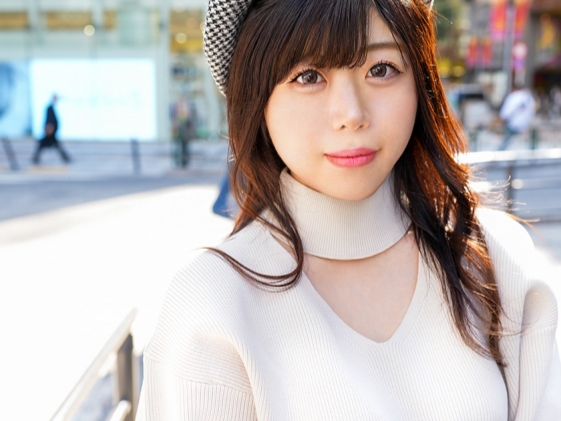 ＜素人×潮吹き＞スレンダー巨乳で美尻の美少女♫早漏マンコは手マンで大洪水のお漏らし系♡男根に悦び喉奥までずっぼり咥え♪