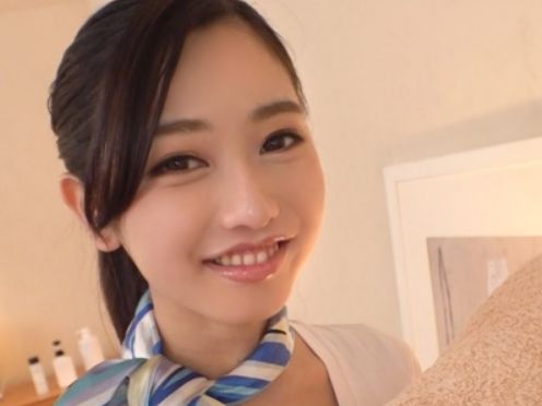 【小柄ギャルエステティシャンの誘惑】『ダメだよ…でも…』ちっちゃくて可愛いエステ嬢がチンポの誘惑に負けて、本番行為に手を出してしまう！！小悪魔スマイルとエッチな腰使いで男を骨抜きにするギャル系お姉さん♡