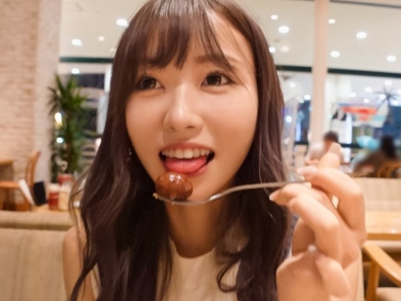 【オイル×4P】スレンダーパイパン美女と濃厚中出しSEX♥オイルまみれの身体で3本のチンポとひたすら生ハメ性行為・・・