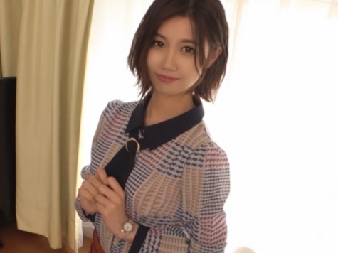 【美乳美脚の美少女】『あっ…ダメ…気持ちいい…』キュートな女の子が正常位で激しく突かれ、美脚を震わせて乱れる！おマンコを刺激され、チンコをしゃぶる姿がエロすぎる！♡