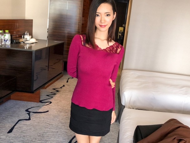 【素人ナンパ】ちっぱいフリーライターお姉さんをゲット！正常位で揺れる微乳と騎乗位でクネるスレンダーボディがエロすぎる！！♡