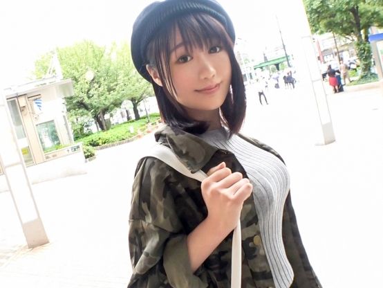 【街角ナンパ】『やだ…恥ずかしい…』ヘソ出しファッションがセクシーな巨乳女子大生!敏感ボディを責められ、大量潮吹き!お礼に柔らか巨乳で極上パイズリご奉仕♡