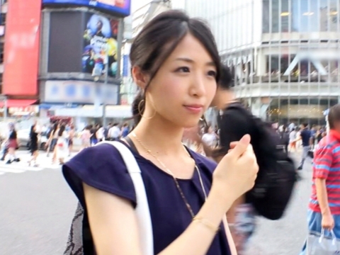 【渋谷ナンパ】微乳ちっぱいだけどフェロモンやばめな女ゲット！手マンされて気持ち良さそうっ…！！