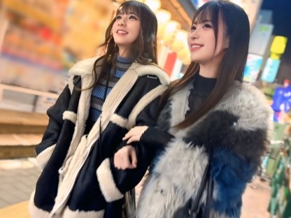 【W美少女の過激乱交】『やめて…でも気持ちいい…』スレンダー美少女2人が男3人に囲まれ、イラマ・首絞め・逆さハメで激しく責められる！乱暴なプレイに溺れる美少女たちの濃厚エロプレイ！♡