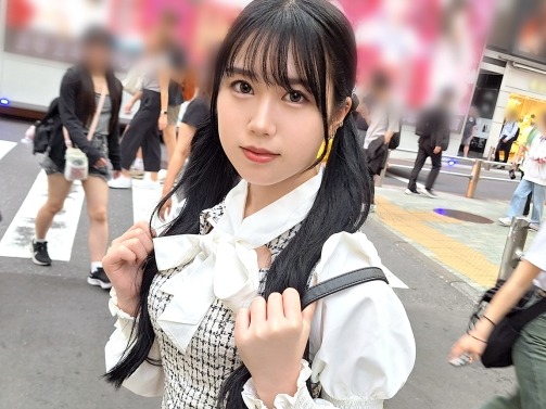 【色白パイパンお姉さんの淫らな腰使い】『気持ち良すぎる…』雪のように白い肌の素人お姉さんが騎乗位で大胆に！エロ腰を振りまくって上下運動、喘ぎ声が止まらない！パイパンマ●コがチ●コを締めつける姿がエロすぎる！♡