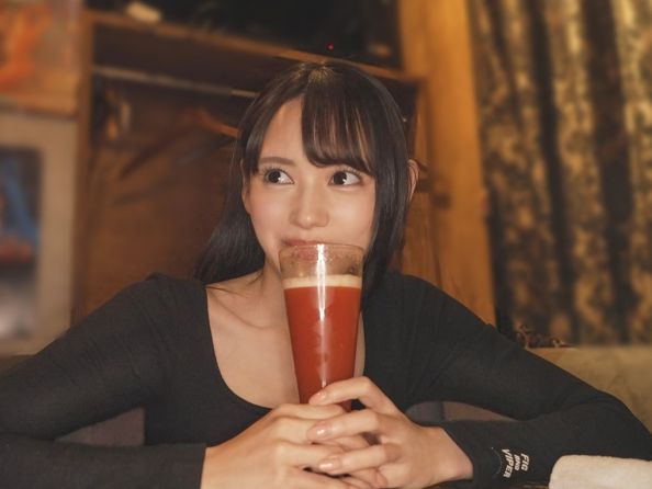 【ミステリアス美少女の乱れ姿】『あっ…ダメ…またイッちゃう…』スレンダーなカラダを4人の男に囲まれ、ビクビク痙攣しながら連続絶頂！！