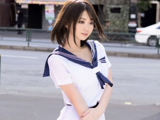 【コスプレ美少女の裏事情】『お金のためなら…』人気レイヤーが制服コスで本気セックス♥デカチンに夢中のドスケベ娘がAVデビュー!エロコスで本領発揮♡