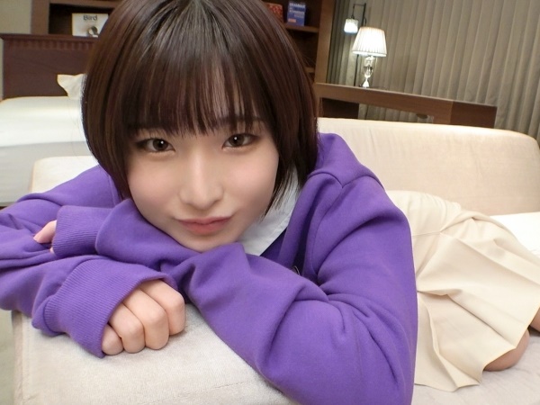 【小動物系美少女の初体験】『気持ち良すぎる…』色白でふわふわなボディを震わせ、エッチに興味津々のロリっ娘が激しいピストンに喘ぎまくり!オマンコが壊れちゃうんじゃないかと思うほど、何度も突かれてイキまくる!♡