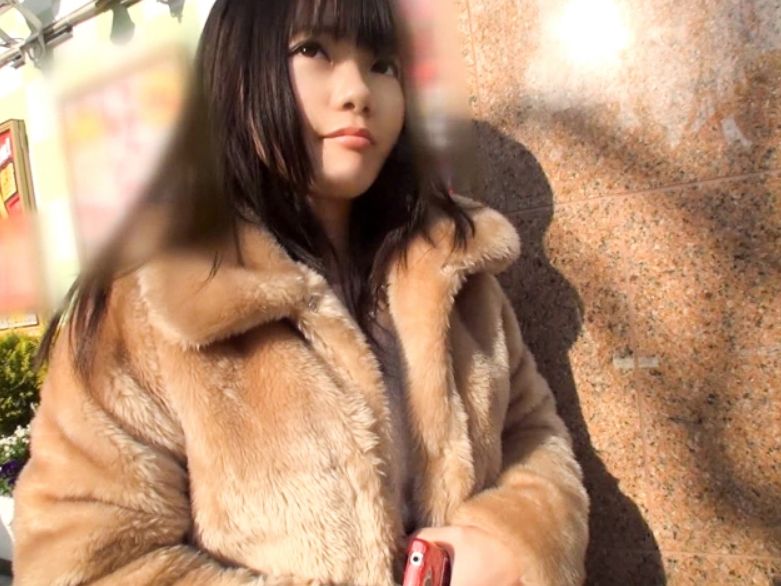 【素人娘の初々しい乱れ】色白黒髪ロングの清楚系かえでちゃん、チンポで感度急上昇!ウブな反応が可愛すぎる!気持ち良すぎてトロけちゃう姿に興奮必至!w