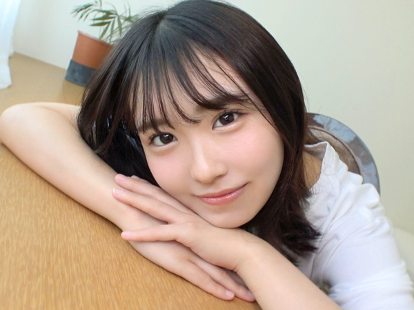 【初撮り美少女の恥じらいセックス】『見ないで…』素人美少女がAVデビュー！恥ずかしがりながらも男優のチンポにご奉仕し、そのままズッポリ挿入！初々しい反応と敏感マ○コがたまらない！