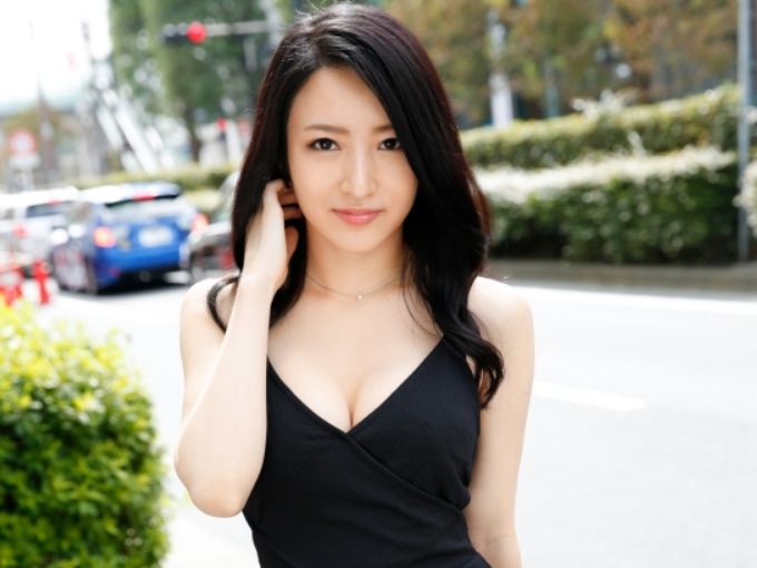 【ガールズバー美女の恥辱プレイ】『見ないで…』友達の前でチンポに喘ぐ姿がエロすぎ!大人の色気ムンムンお姉さんが、恥ずかしがりながらも感じまくる姿に興奮間違いなし!w