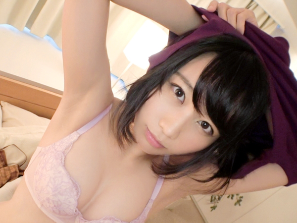 【田舎娘の初体験】『東京のセックスってすごい…』上京したてのウブな娘が初対面の男とハメ撮り挑戦！田舎では味わったことない激ピストンにオマ○コびしょ濡れ♥ 恥じらいながら感じまくる姿がエロかわ！