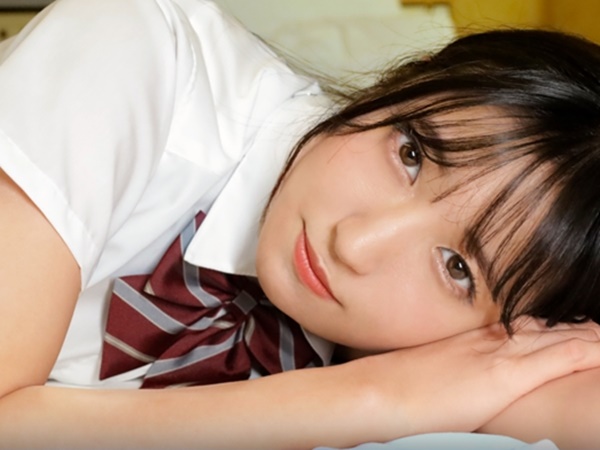 【極上女子校生】『やだ…でも気持ちいい…』華奢でシャイな美少女を密室で濃厚ファック！きつめのマ●コを激しく突きまくり、ピンクの秘部にたっぷりザーメン注入！！♡