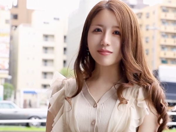 【若奥様の性欲爆発】『もう我慢できない…』色白むっちりボディの29歳人妻がAV出演!欲求不満な若奥様が肉棒にむしゃぶりつき、いやらしく腰を振る!持て余した性欲を爆発させる!♡