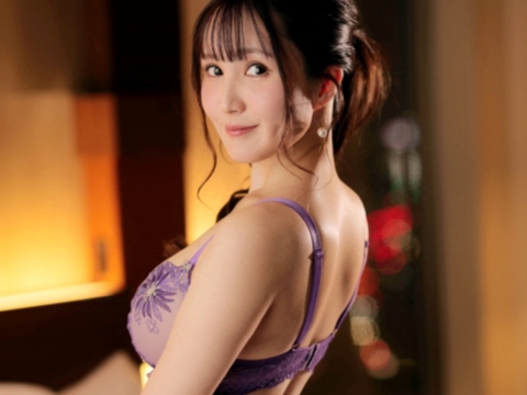 【敏感ボディ】「ダメ…気持ちいい…♡」自ら動いて迎える、イキまくるエロい女が登場！巨乳揺らして腰をくねらせる！