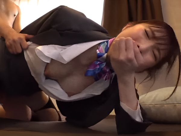 【スレンダーCAの秘密】「ダメ…声が出ちゃう…」ちっぱい美人が制服姿で膣奥射精を懇願！ザーメン大好きな客室乗務員の淫乱セックス♡