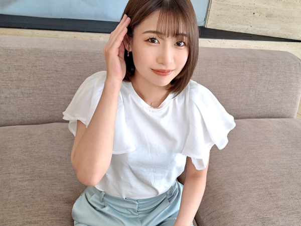 【清楚系お姉さんの裏の顔】アナウンサー似の素人お姉さんが乳首責めで敏感に反応！貧乳ボディに生チン挿入で感じまくる♡