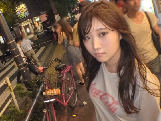 【正常位】ナンパでゲットした激カワ女子の秘部を指でグリグリ!濡れ濡れのおマンコに肉棒を突き刺し、ピストンで感じまくる美少女の悶絶セックス!♡