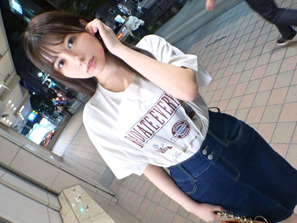 【色白美少女の初体験】ナンパでゲットしたウブな娘をホテルでAV撮影！乳首舐め手コキから濃厚フェラまで、ご奉仕プレイに挑戦♥可愛い顔してエッチなことしちゃう姿に興奮間違いなし！