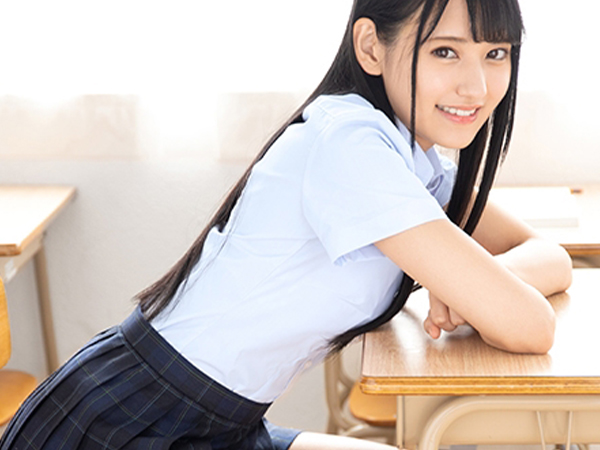 【黒髪JKの教室エッチ】制服美少女が教室でオッパイ揉まれ、硬いチ○ポをフェラ！生ハメされて顔射されちゃう♥ 純粋そうな見た目とのギャップがたまらない！