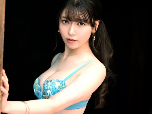 【美痴女のお漏らしプレイ】『あっ…ダメ、止まらない…』キレイなお姉さんが激しくマン筋を責められ、びちゃびちゃに濡れちゃう！無毛のアソコをチンコで激突きされ、メス汁垂れ流しで乱れまくる！♡