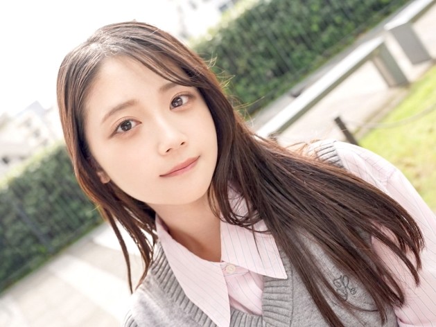 【素人】留学帰りの美人女子大生♥未処理陰毛マンコの膣奥にガン突きピストン！清楚な見た目で下品な喘ぎ声を上げて絶叫アクメ！