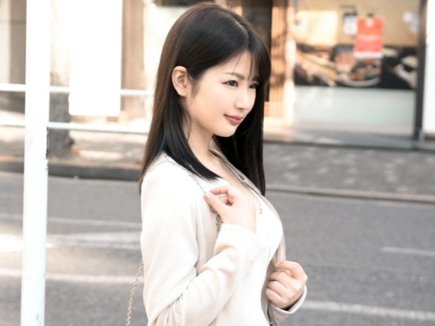 【美尻美女と濃厚セックス】『もっと奥まで…』桃尻美女がカラダを密着させ、激しく求め合う！濃厚なキスと絡み合う肢体…最後は膣内に熱い精子を注がれ、悶える姿がエロすぎる♡