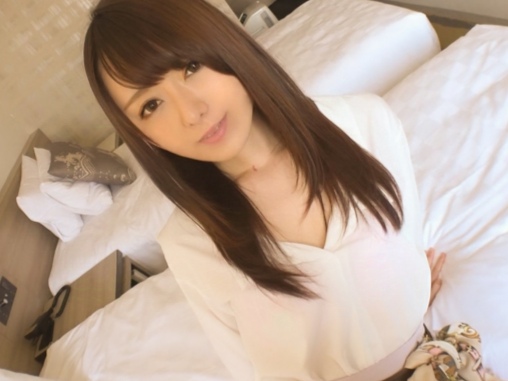 【貧乳美女の騎乗位セックス】スレンダー美ボディの彼女がとろけるようなマンコでチンコを包み込む！激しく腰を振りまくる騎乗位でイキ乱れ！綺麗なカラダがエロく輝く濃厚ファック！♡