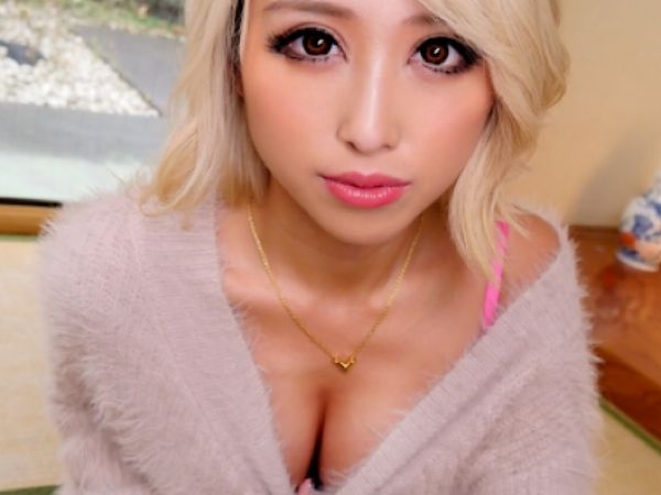 【黒ギャル化した幼馴染に痴女られまくり！】『久しぶり～♡』数年ぶりの再会でギャル化した美尻娘に即ハメ！4回連続の生ハメで痴女プレイに翻弄されちゃう！