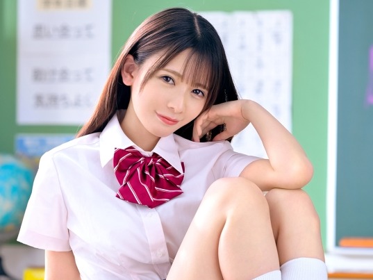 【制服美少女】教室で秘密のセックス！ スレンダーなカラダを騎乗位で激しく突き上げられ、感じまくる姿が超エロい！ 制服姿で乱れる姿と昇天する表情がたまんねぇ！ 学校では見せない本気の喘ぎに興奮間違いなし！♡