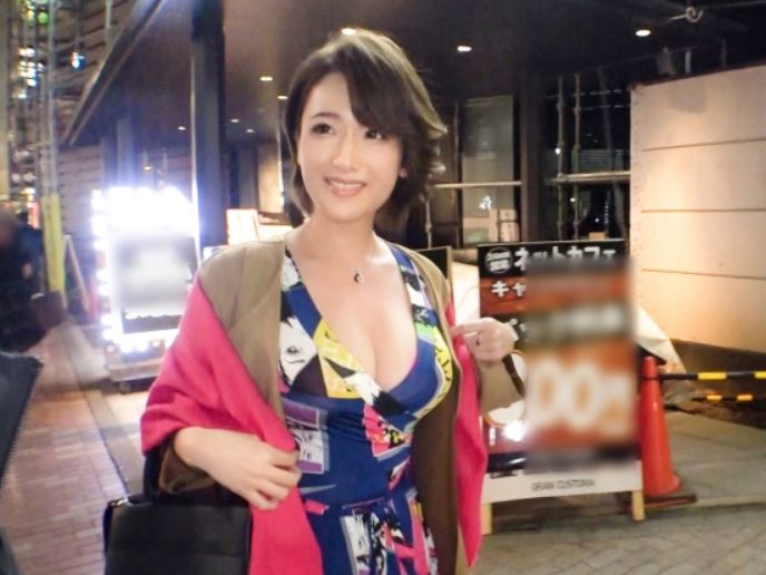 【夜遊びチーママの危険な誘惑】『お店の外でなんて…』セレブなチーママを口説き落としてホテルに連れ込み！おまんこいじられて感じまくる姿がエロすぎる！夜の世界で磨かれたテクニックに翻弄されちゃう！ｗ