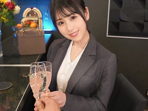 【酔った後輩OLとの禁断イチャラブ】『やだ…気持ちいい…』可愛い後輩がお酒でトロトロに！イチャイチャセックスでイキ乱れ、敏感ボディがビクビク反応！イキ顔がエロかわいい！♡