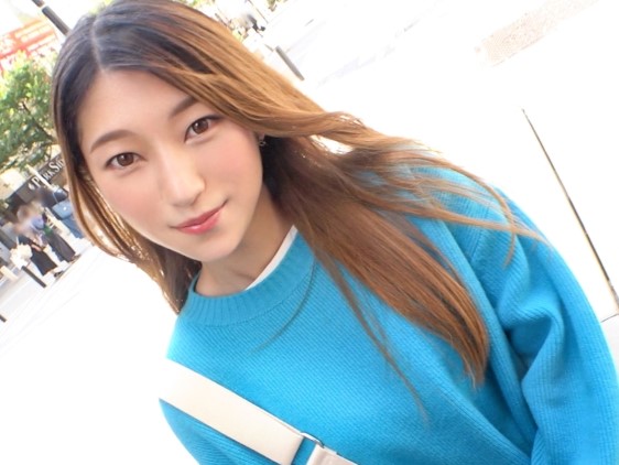 【ナンパ成功！】スレンダーな美ナースが、優しさから一転！ちんぽを咥えた途端、エロモード全開！ご褒美の挿入で、敏感ボディがイキ乱れる！♡