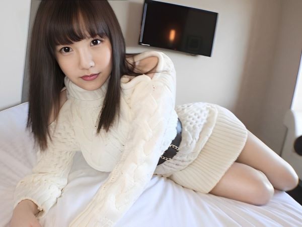 【童顔娘の初AV挑戦】26歳、手入れなしボーボーまんこがカメラに抜かれ大興奮！接写だけで濡れちゃう敏感ボディがエロすぎる！初撮影で見せる素の反応がたまらない！♡