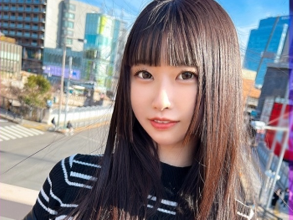 【つるぺた美少女とラブホテル】『もっと激しくして…』幼げなカラダの美少女と濃厚イチャラブSEX！ちっぱいボディにチ○ポをぶち込み、鬼ピストンで感じさせる！幼さ残る姿がたまらない！♡