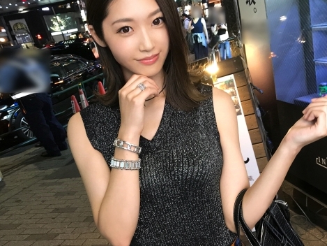 【華奢スレンダー美女の淫乱騎乗位】美人お姉さんが男根に跨り、激しく腰を振る！！細身のボディが男根に貫かれ、感じまくる姿にフル勃起間違いなし！！♡