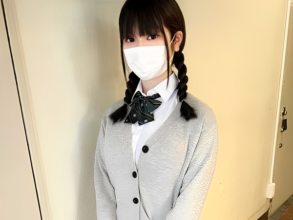 【制服美少女のたわわな美巨乳】『そんなに触らないで…』実ったおっぱいが眩しいJKが、制服のまま男根に餌食に！豊満な胸でチンポを包み込み、敏感なカラダを弄ばれ、恥ずかしがりながらも感じまくる姿は必見！♡