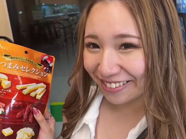 【パリピJDの夜遊び】『ホテル行こっ♡』へそ出し女子大生をお持ち帰り！ガード緩々で即パコ確定！？ノリノリでエッチな夜を満喫しちゃう！