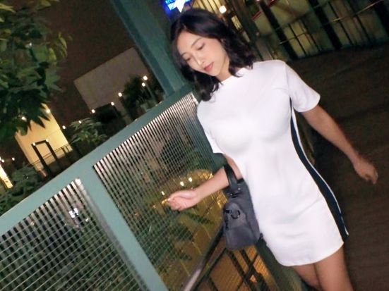 【野性的な巨乳痴女の誘惑】『感じちゃう…♥』完璧なドエロボディ美女が、エロモード全開で腰をくねらせながら濃厚SEX！ビクビク絶頂する姿がたまらない！！