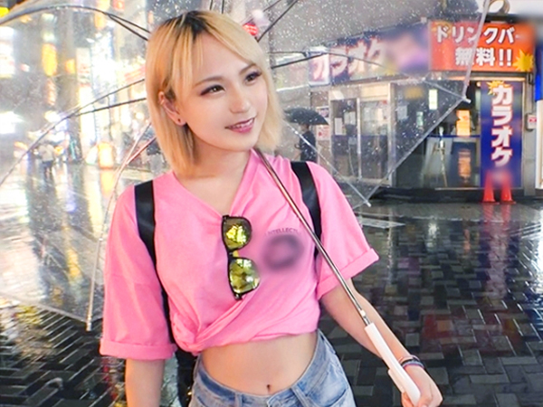 【ビッチ素人】パツキンがとっても似合う女の子！嬉しいなぁ！こんな子とヤリたかったんだよ！パイパンおマンコを濡らしたい！