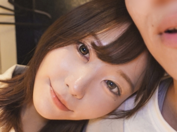 【イチャラブ素人セックス】『気持ちいい…もっと…』美ボディ美女が素人くんと濃厚プレイ!ねっとり絡みつくオマ●コで素人チ●ポを包み込み、イチャイチャしながら激しくヤリまくる!♡