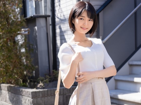 【小顔ショートカット美少女】透明感MAXの美少女を素人男性に貸し出し！フル勃起した肉棒で暴走ピストン、膣奥ガン突きで感じまくる！♡