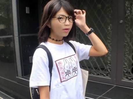 【メガネっ娘の隠れた敏感ボディ】『ダメ…感じちゃう…』ウブな見た目とは裏腹に、電マ責めでビクビク痙攣！メガネ女子の秘めたエロさが爆発する！！